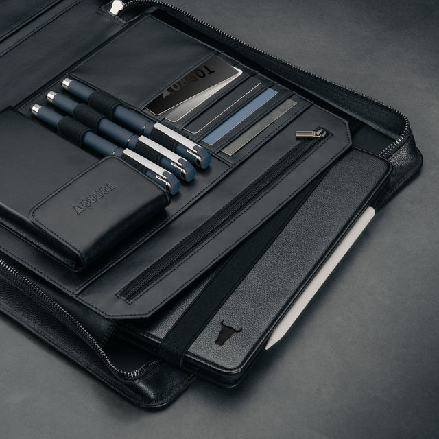 Storage pocket for iPad / MacBook (up to 13