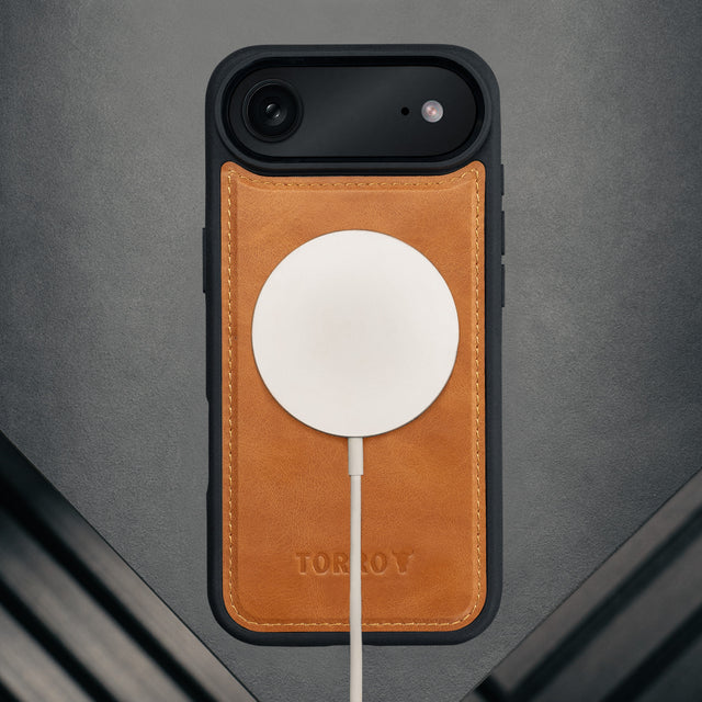 MagSafe marger attached to the Black Leather Detachable Case for iPhone 17 Air