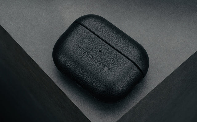Apple AirPods Pro 3 Leather Case (3rd Gen) Feature Focus