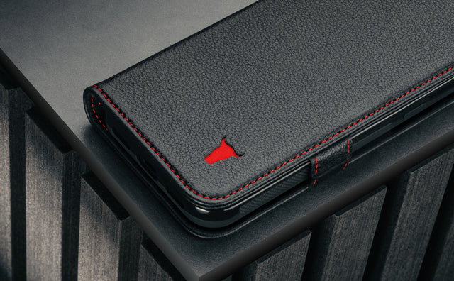 Google Pixel 10 / 10 Pro Leather Case Feature Focus