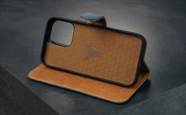 iPhone 15 Pro Nubuck Leather Wallet Case (with Detachable Cover) Feature Focus