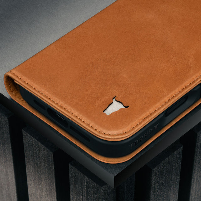 Tan Leather Case for iPhone 17