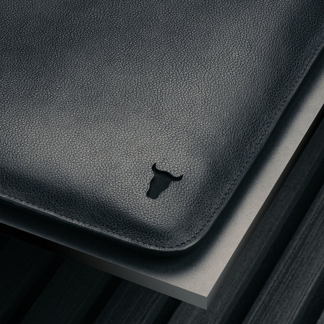 Black Leather MacBook Pro / MacBook Air Sleeve