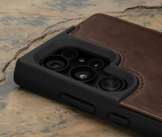 Camera cutout on the Dark Brown Leather Bumper Case for Samsung Galaxy S24 Ultra