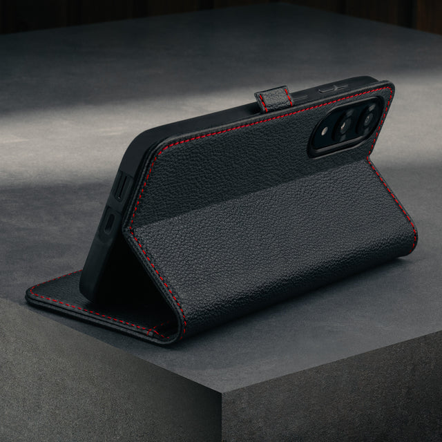 Stand function of the Black with Red Detail Leather Case for Galaxy S25 Edge