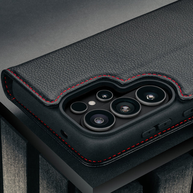 Camera cutout on the Black with Red Detail Leather Detachable Case for Galaxy S26 Ultra