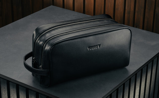 Leather Wash Bag Feature Focus